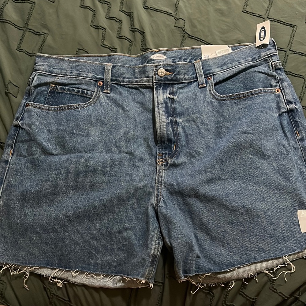 Size 16 brand new old navy shorts